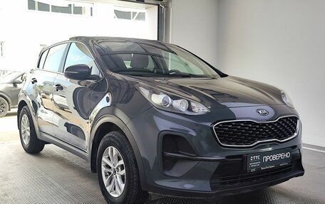 KIA Sportage IV рестайлинг, 2020 год, 2 415 000 рублей, 3 фотография