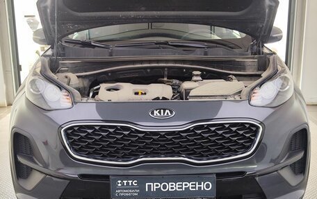KIA Sportage IV рестайлинг, 2020 год, 2 415 000 рублей, 11 фотография