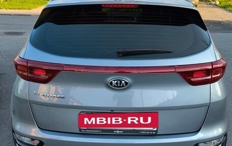 KIA Sportage IV рестайлинг, 2020 год, 2 100 000 рублей, 2 фотография