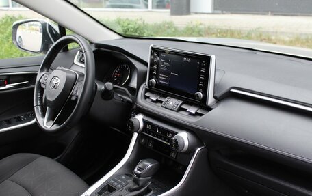 Toyota RAV4, 2021 год, 3 420 000 рублей, 7 фотография