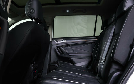 Volkswagen Tiguan II, 2023 год, 3 998 000 рублей, 13 фотография