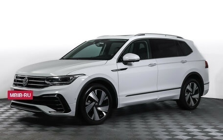 Volkswagen Tiguan II, 2023 год, 3 998 000 рублей, 2 фотография