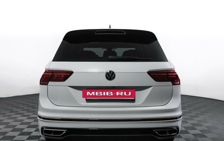 Volkswagen Tiguan II, 2023 год, 3 998 000 рублей, 7 фотография