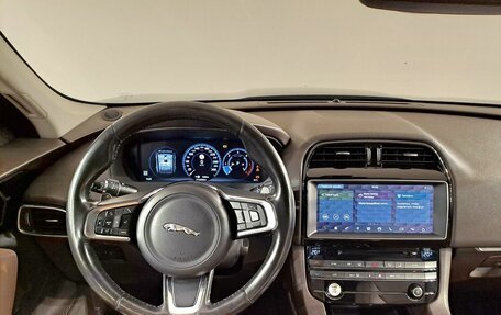 Jaguar F-Pace, 2018 год, 2 490 000 рублей, 9 фотография