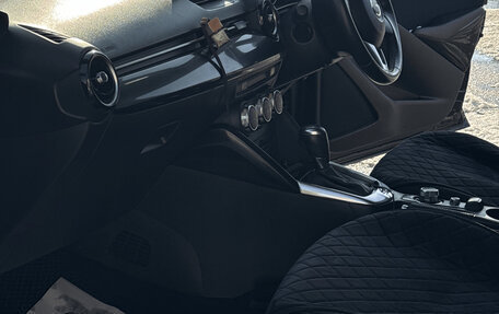 Mazda Demio IV, 2016 год, 990 000 рублей, 8 фотография