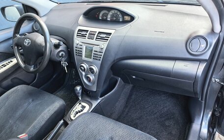 Toyota Yaris III рестайлинг, 2007 год, 799 000 рублей, 10 фотография