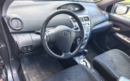Toyota Yaris III рестайлинг, 2007 год, 799 000 рублей, 5 фотография