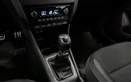 Skoda Rapid I, 2015 год, 1 170 000 рублей, 17 фотография
