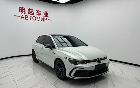 Volkswagen Golf VIII, 2023 год, 1 520 000 рублей, 2 фотография