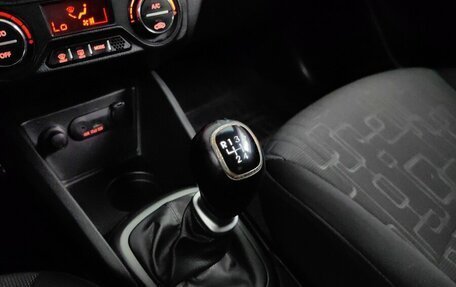 KIA Rio III рестайлинг, 2012 год, 695 000 рублей, 16 фотография