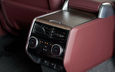 Land Rover Range Rover IV рестайлинг, 2025 год, 22 900 000 рублей, 25 фотография