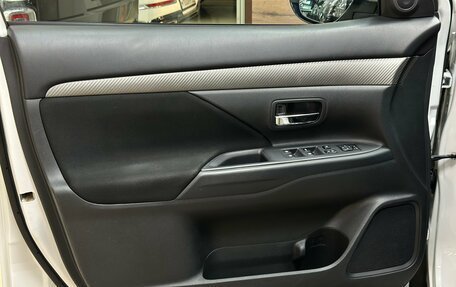 Mitsubishi Outlander III рестайлинг 3, 2015 год, 1 550 000 рублей, 24 фотография