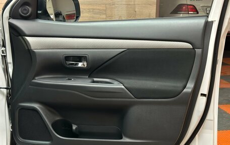 Mitsubishi Outlander III рестайлинг 3, 2015 год, 1 550 000 рублей, 21 фотография