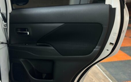 Mitsubishi Outlander III рестайлинг 3, 2015 год, 1 550 000 рублей, 22 фотография
