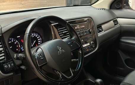 Mitsubishi Outlander III рестайлинг 3, 2015 год, 1 550 000 рублей, 26 фотография