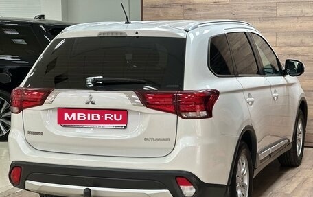 Mitsubishi Outlander III рестайлинг 3, 2015 год, 1 550 000 рублей, 11 фотография