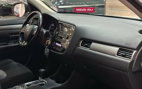 Mitsubishi Outlander III рестайлинг 3, 2015 год, 1 550 000 рублей, 20 фотография