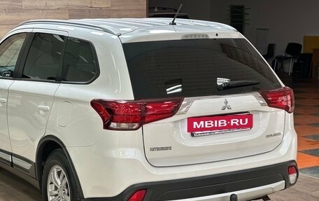 Mitsubishi Outlander III рестайлинг 3, 2015 год, 1 550 000 рублей, 9 фотография