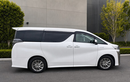 Toyota Vellfire II, 2019 год, 4 490 000 рублей, 2 фотография