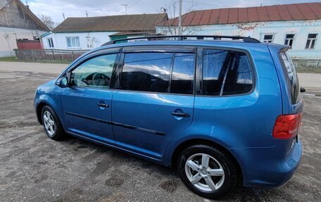 Volkswagen Touran III, 2011 год, 790 000 рублей, 5 фотография
