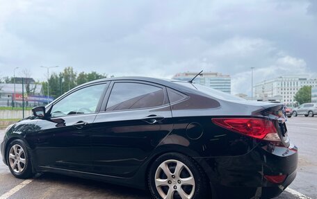 Hyundai Solaris II рестайлинг, 2011 год, 650 000 рублей, 5 фотография