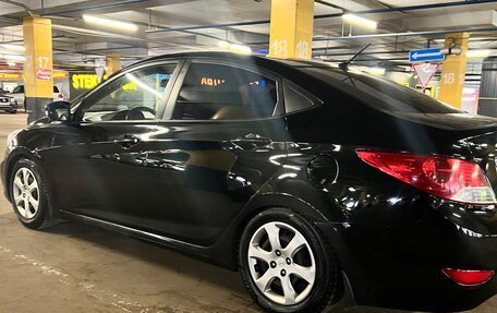 Hyundai Solaris II рестайлинг, 2011 год, 650 000 рублей, 14 фотография