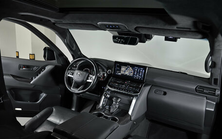 Toyota Land Cruiser, 2022 год, 9 800 000 рублей, 5 фотография