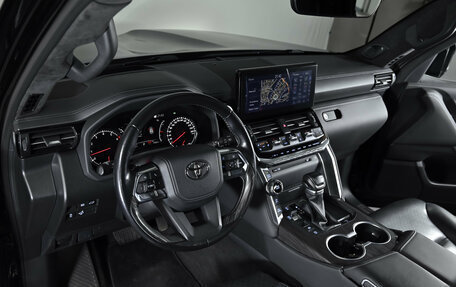 Toyota Land Cruiser, 2022 год, 9 800 000 рублей, 6 фотография