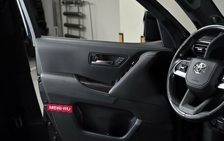 Toyota Land Cruiser, 2022 год, 9 800 000 рублей, 12 фотография