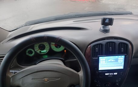 Chrysler Voyager IV, 2001 год, 450 000 рублей, 11 фотография