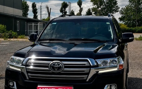 Toyota Land Cruiser 200, 2018 год, 6 490 000 рублей, 1 фотография