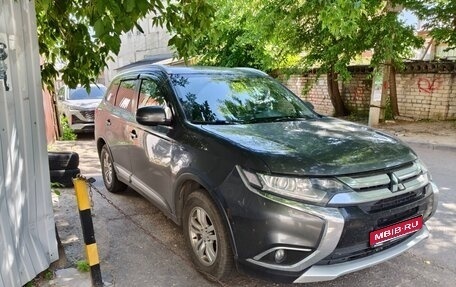 Mitsubishi Outlander III рестайлинг 3, 2015 год, 1 500 000 рублей, 1 фотография