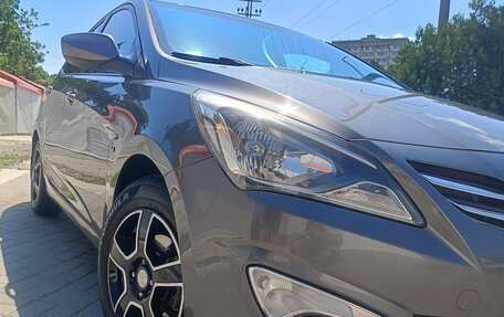Hyundai Solaris II рестайлинг, 2015 год, 860 000 рублей, 4 фотография