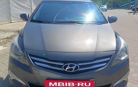 Hyundai Solaris II рестайлинг, 2015 год, 860 000 рублей, 18 фотография