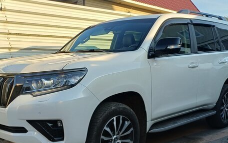 Toyota Land Cruiser Prado 150 рестайлинг 2, 2020 год, 5 000 000 рублей, 2 фотография