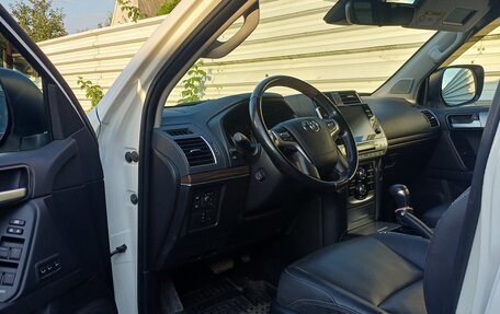 Toyota Land Cruiser Prado 150 рестайлинг 2, 2020 год, 5 000 000 рублей, 3 фотография