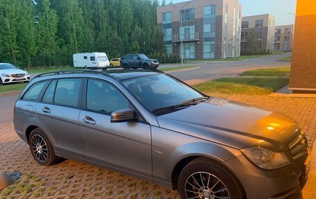 Mercedes-Benz C-Класс, 2011 год, 850 000 рублей, 3 фотография