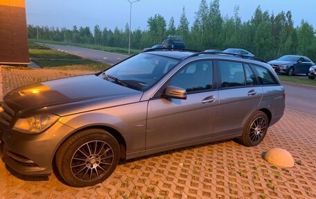 Mercedes-Benz C-Класс, 2011 год, 850 000 рублей, 2 фотография
