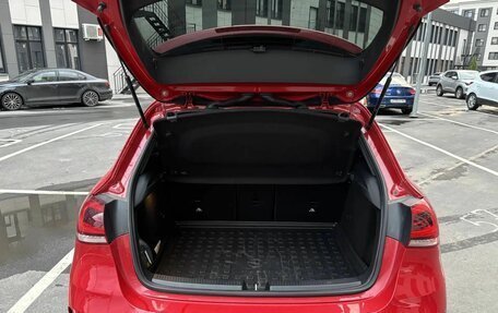 Mercedes-Benz A-Класс, 2018 год, 2 400 000 рублей, 7 фотография