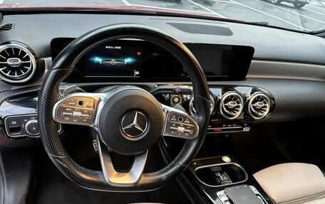 Mercedes-Benz A-Класс, 2018 год, 2 400 000 рублей, 9 фотография