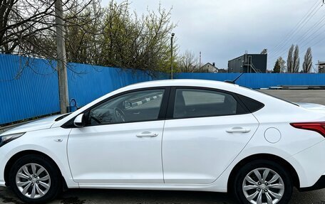 Hyundai Solaris II рестайлинг, 2021 год, 1 790 000 рублей, 5 фотография