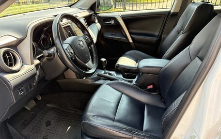 Toyota RAV4, 2019 год, 3 190 000 рублей, 10 фотография