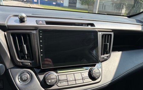 Toyota RAV4, 2019 год, 3 190 000 рублей, 13 фотография