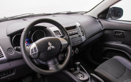 Mitsubishi Outlander III рестайлинг 3, 2010 год, 870 000 рублей, 10 фотография