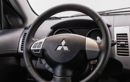 Mitsubishi Outlander III рестайлинг 3, 2010 год, 870 000 рублей, 16 фотография