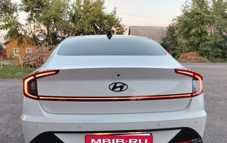 Hyundai Sonata VIII, 2022 год, 2 650 000 рублей, 6 фотография
