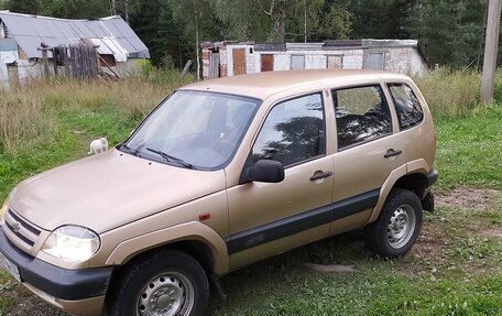 Chevrolet Niva I рестайлинг, 2005 год, 250 000 рублей, 3 фотография