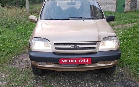 Chevrolet Niva I рестайлинг, 2005 год, 250 000 рублей, 1 фотография