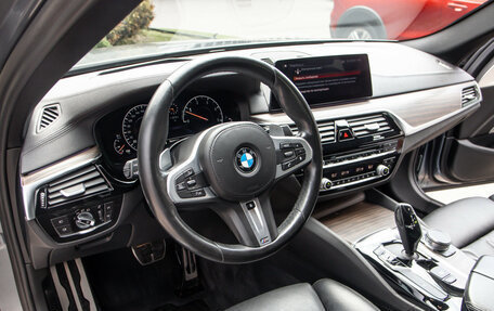 BMW 5 серия, 2018 год, 4 598 000 рублей, 20 фотография
