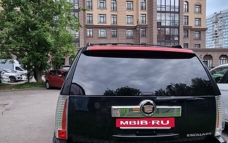 Cadillac Escalade III, 2011 год, 2 400 000 рублей, 16 фотография